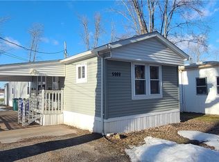 5988 Applewood Ln, Newfane, NY 14108