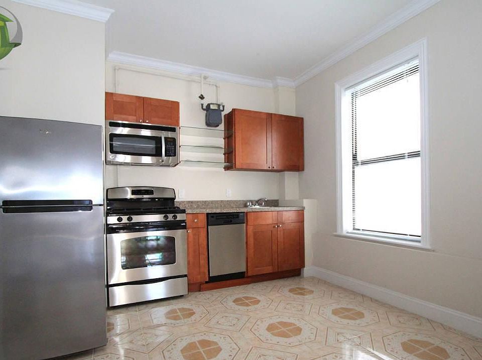 1st image of 61 Tiemann Pl #1