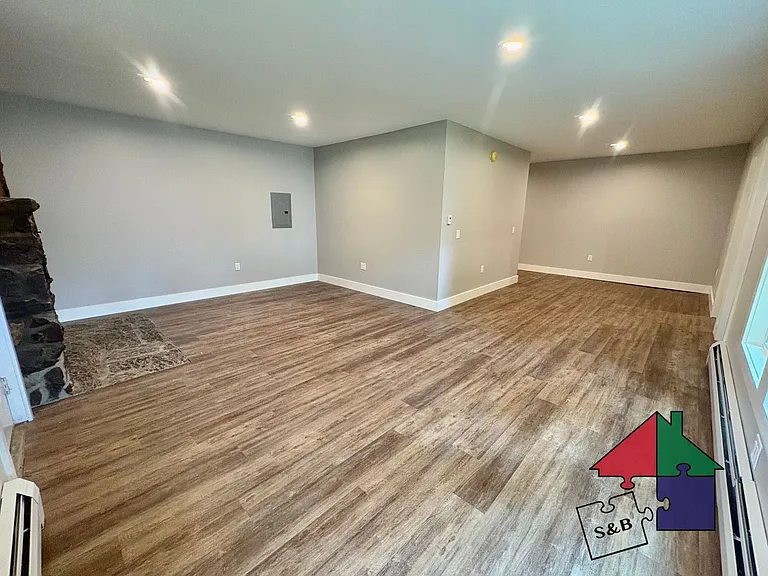 24 Mountain View St — Photo 15