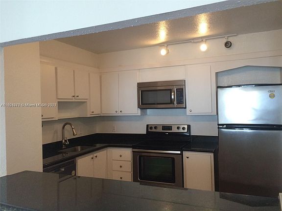 2nd image of 2851 NE 183rd St APT 1004E