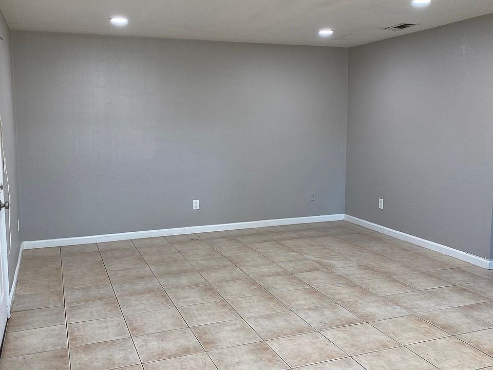 1st image of 448 N Parkside Dr APT A
