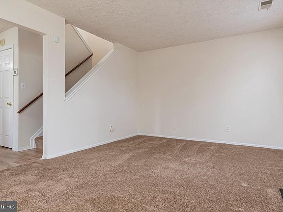 4th image of 3009 N Dale Ct