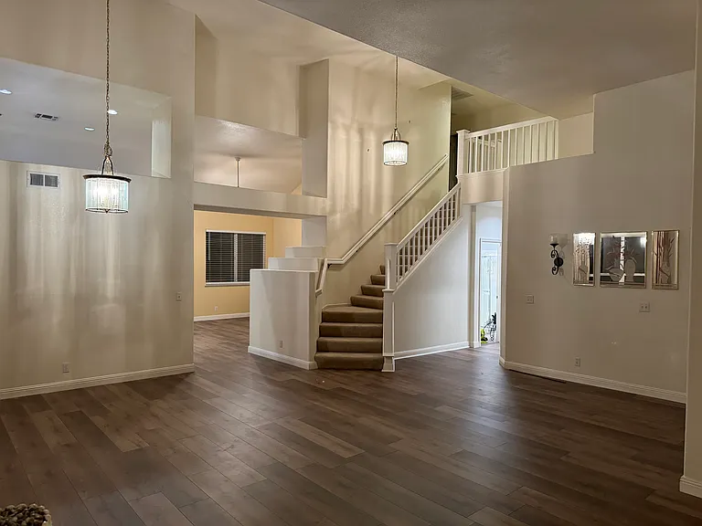 Cliffwood Dr — Photo 2