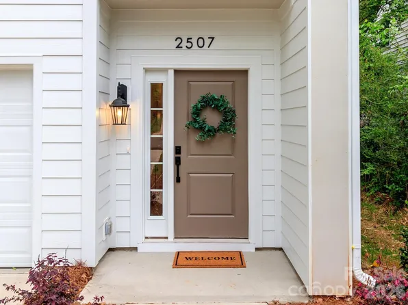 2507 Elon St, Charlotte, NC 28208