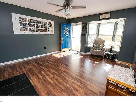 4th image of 721 Hawthorne Ln