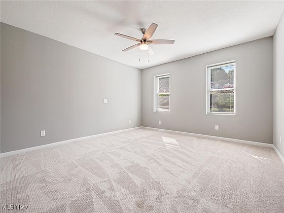 3rd image of 1379 Sharon Ave