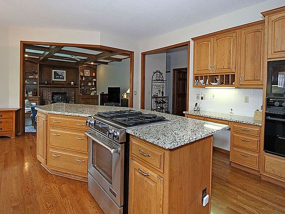 3rd image of 26357 Carrington Blvd