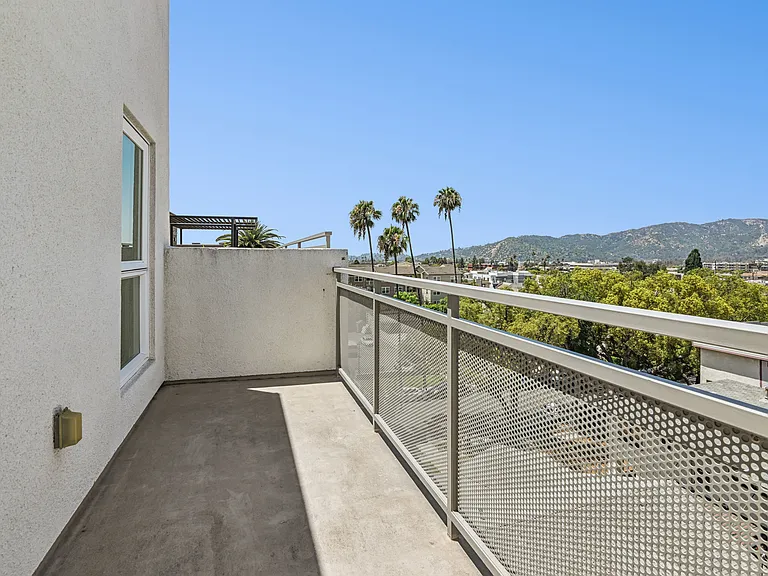 Onyx Glendale — Photo 36