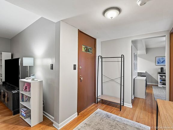 5th image of 75 E Harris Ave APT 3D