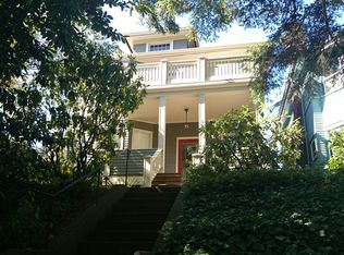 907 19th Ave E, Seattle, WA 98112