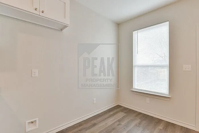 1806 Bessie St — Photo 14