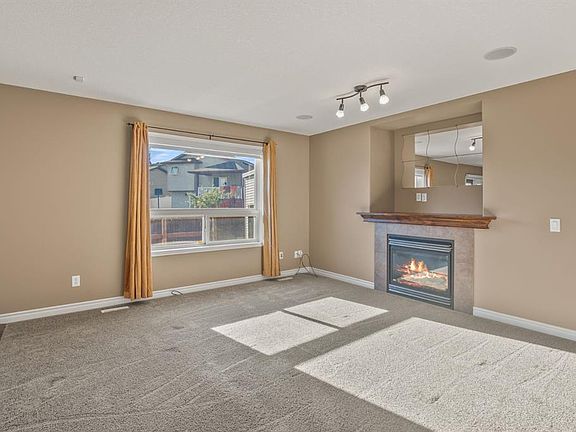 4th image of 19 W Oldring Cres