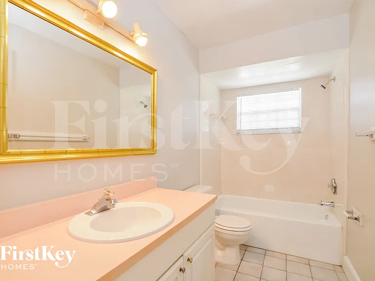 520 Georgia Ave — Photo 9