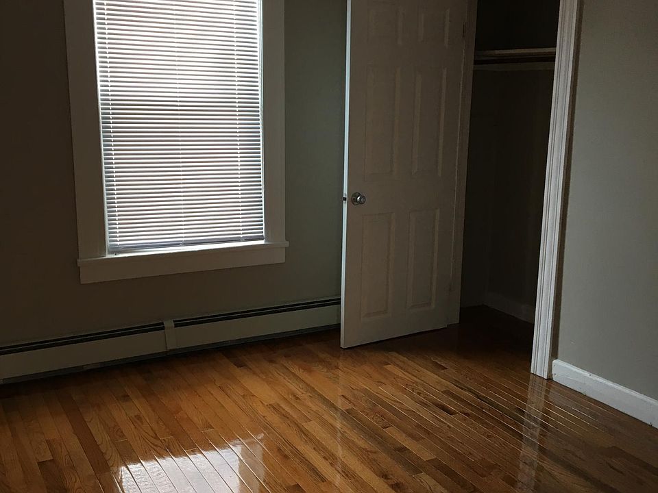 2nd image of 75 Marion St #2