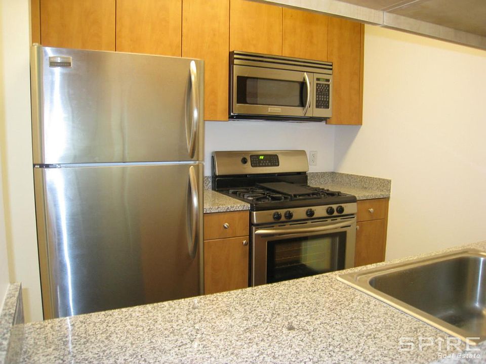 1st image of 455 W 37th St APT 914