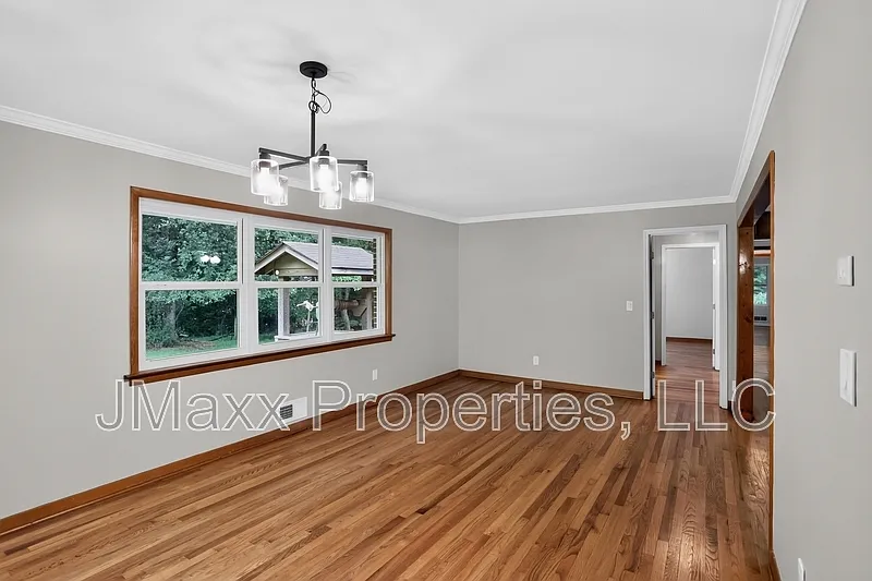 3 bed, 2.0 bath, $2,850 — Photo 2