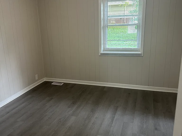 1610 Warren Cir — Photo 10