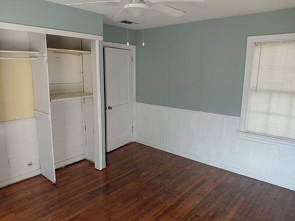 2nd image of 17 19th Ave N