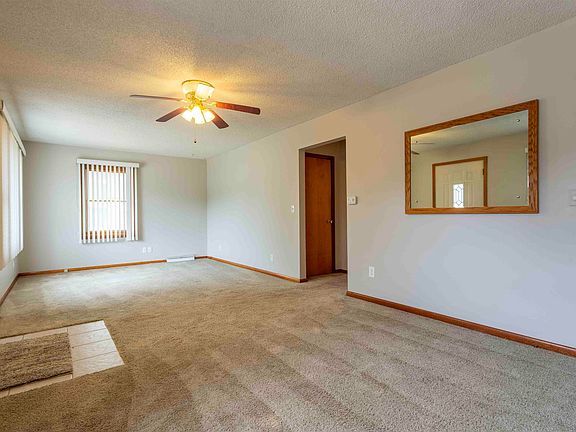 4th image of 2965 Keokuk St