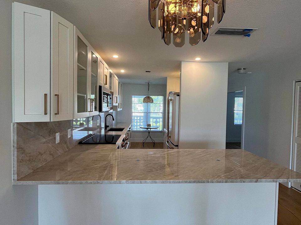 2nd image of 1030 Silk Oak Ter APT 203