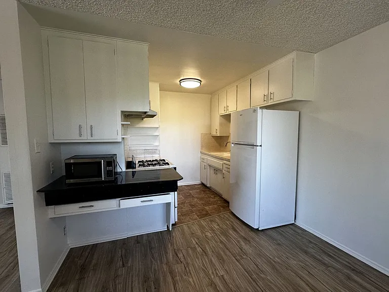 1156 Alameda Ave — Photo 7