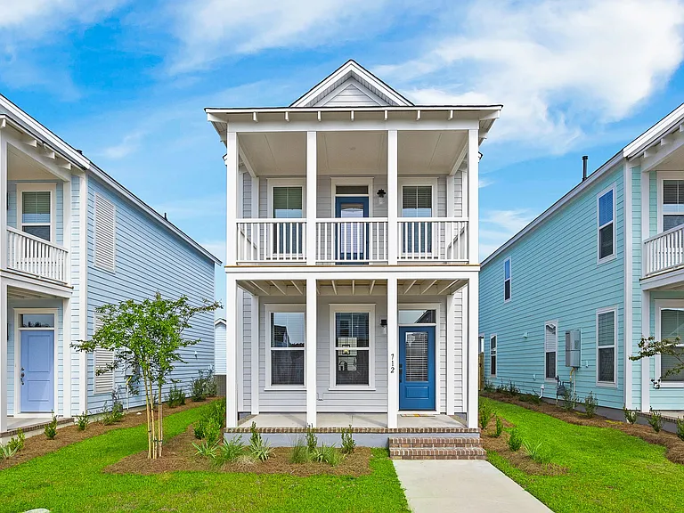 712 Rumbling Leaf Ln — Photo 1