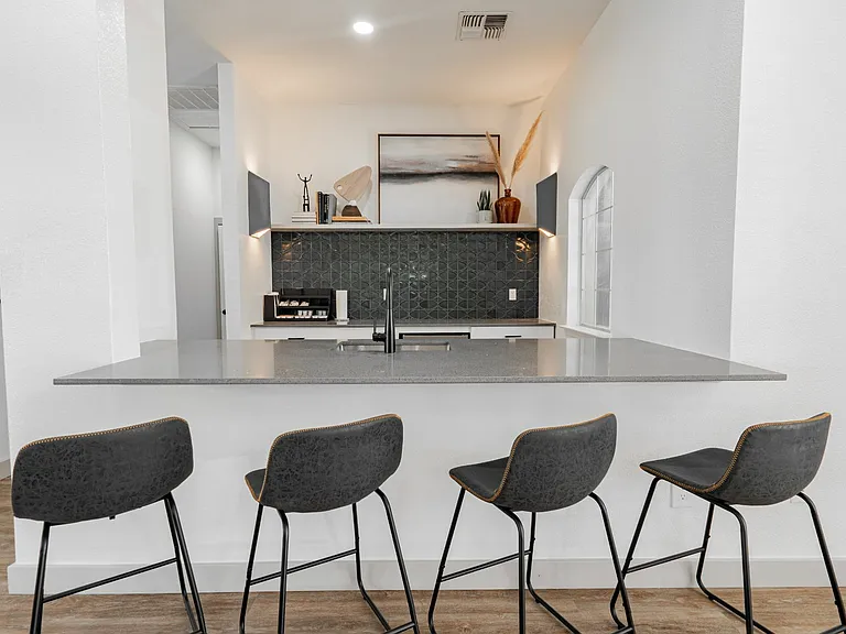 9th Street Apartments — Photo 23