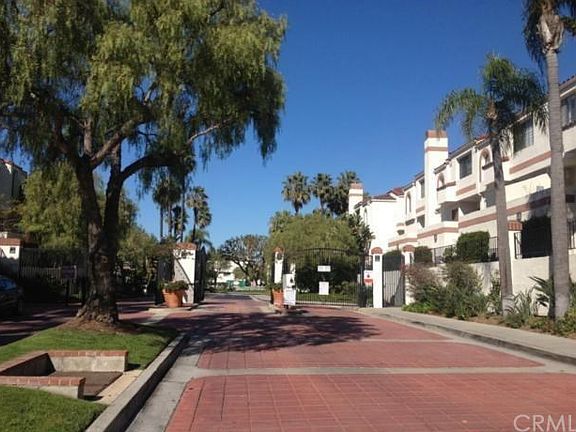3rd image of 2931 Plaza Del Amo Unit 3