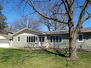 939 E Ridgeway Ave, Waterloo, IA 50702