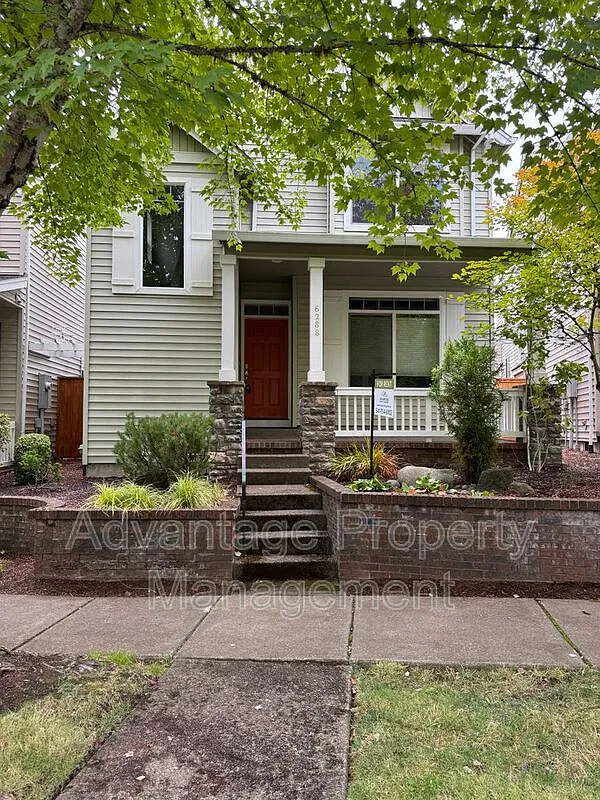 4 bed, 2.5 bath, 1924 sqft, $2,900 — Photo 3