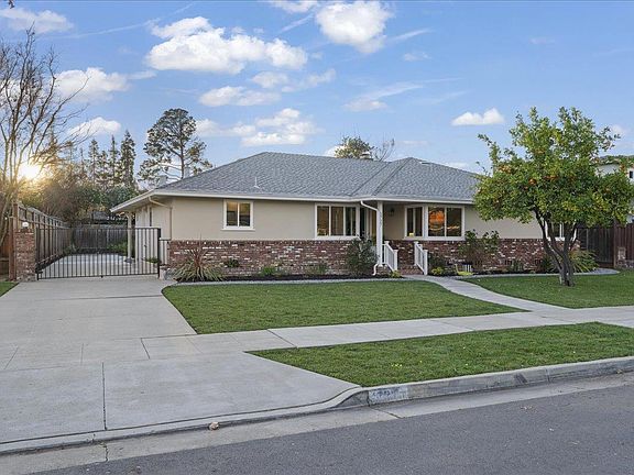 2nd image of 1727 Marlyn Way