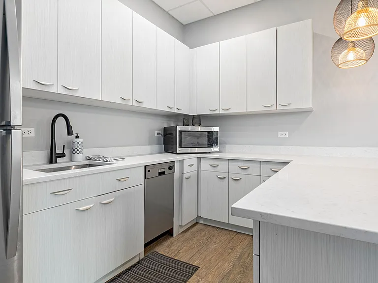Eagle Creek Apartments — Photo 8