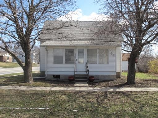 2nd image of 401 S Park St