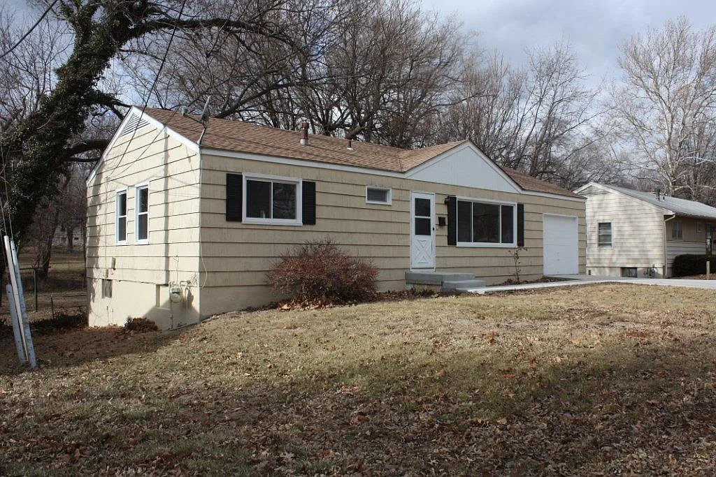 3 bed, 960 sqft, $2,000 — Photo 1