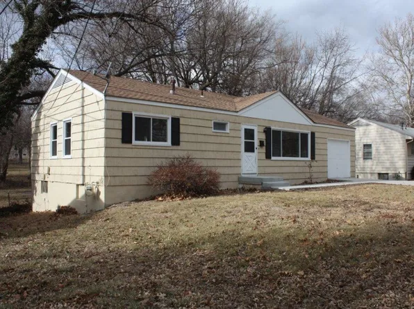 5602 Nieman Rd, Shawnee, KS 66203
