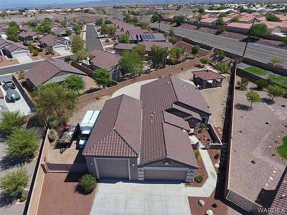 3rd image of 2381 Stetson Cir