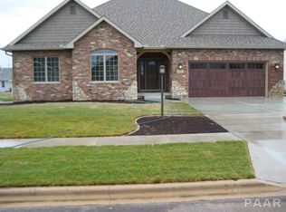 1437 Mackenzie St, Washington, IL 61571