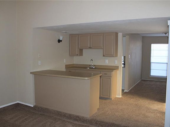 4th image of 4901 Roberts Dr