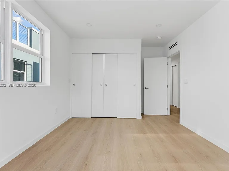 824 SE 12th Ct #850 — Photo 17