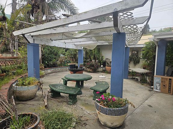 5th image of 935 Encinitas Blvd