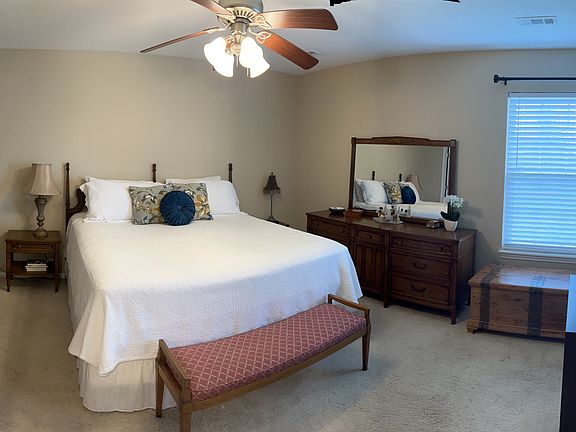 5th image of 4002 Sweetwater Dr