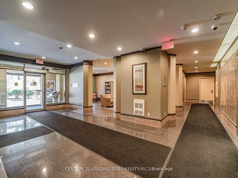 67 Caroline St S #8A — Photo 5