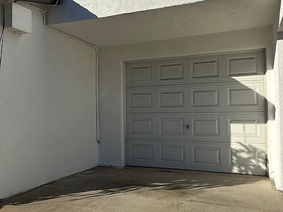 2nd image of 8832-8848 La Salle St #8832