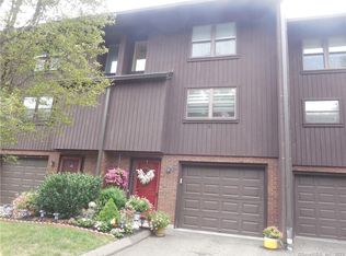 175 Natchaug Dr #175, Meriden, CT 06450