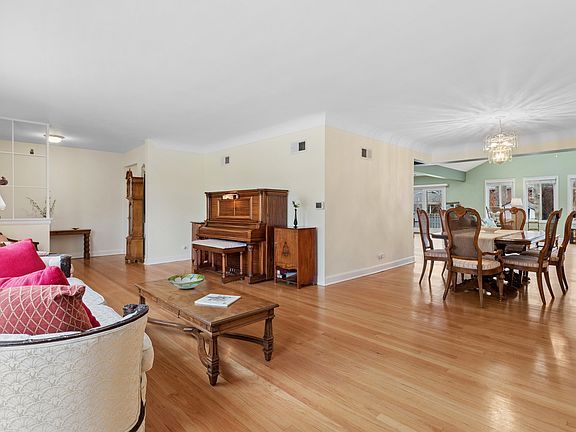 4th image of 1430 Hoffman Ave