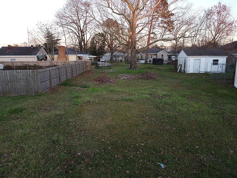1st image of 25 E Chalmette Cir