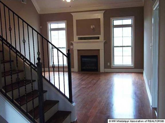 2nd image of 1612 Sledgefield Ln