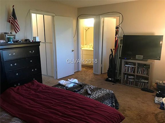 5th image of 1005 Willow Tree Dr Unit D