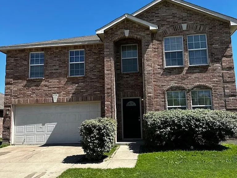 820 Wrigley Dr — Photo 1