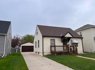 1365 N Somers Ave, Fremont, NE 68025